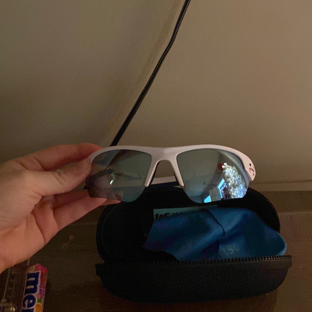 Sports glasses